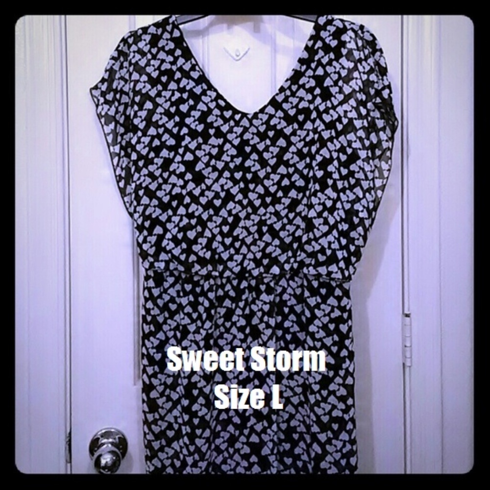 NEW Sweet Storm Heart Print Dress.